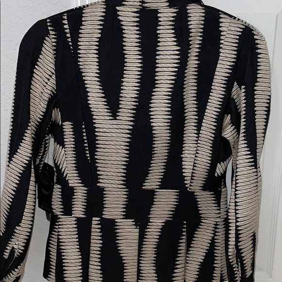 GWEN OWNED! - L.A.M.B. Juliet Zebra Print Blazer - Picture 2 of 12